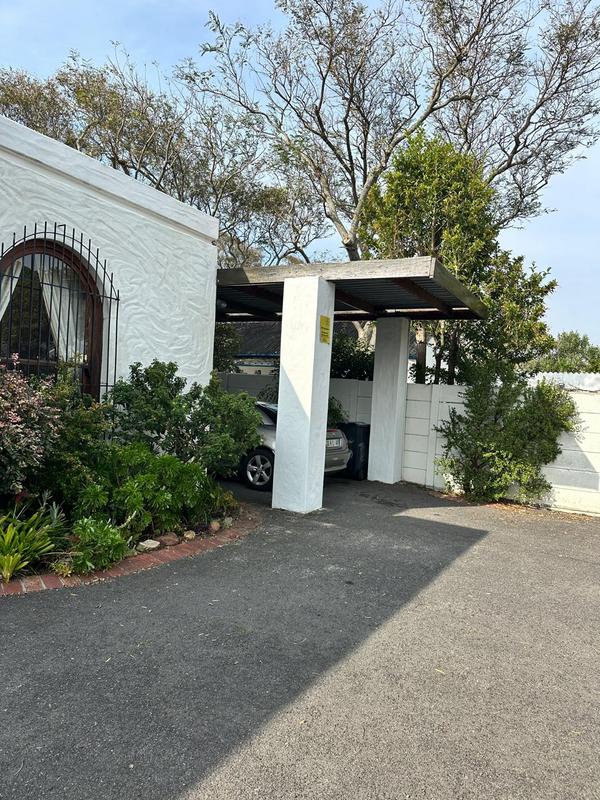 5 Bedroom Property for Sale in Bergvliet Western Cape